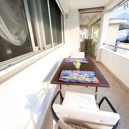 Bright, 2 Bedrooms And Big Balcony Трогир