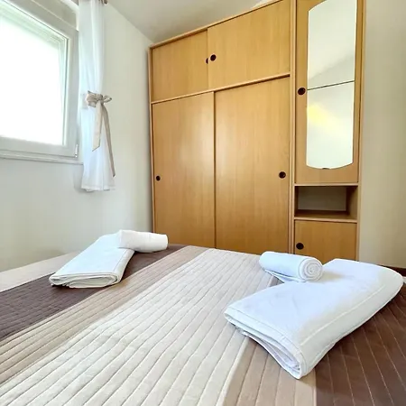 Апартаменты Bright, 2 Bedrooms And Big Balcony *